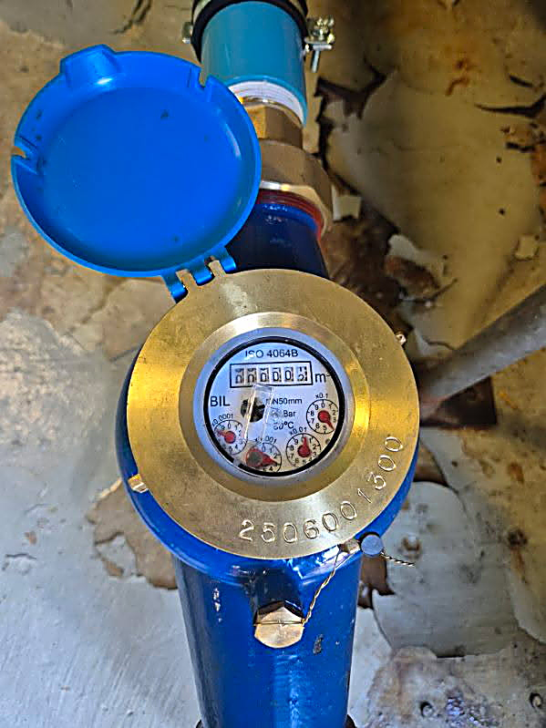 The new water meter, serial number 2506001300